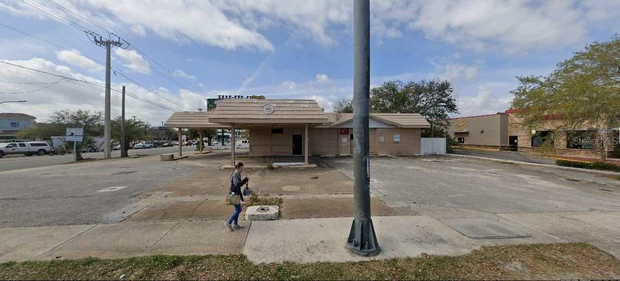 Photo 4 of 100 N Ridgewood Ave, Daytona Beach, FL 32114