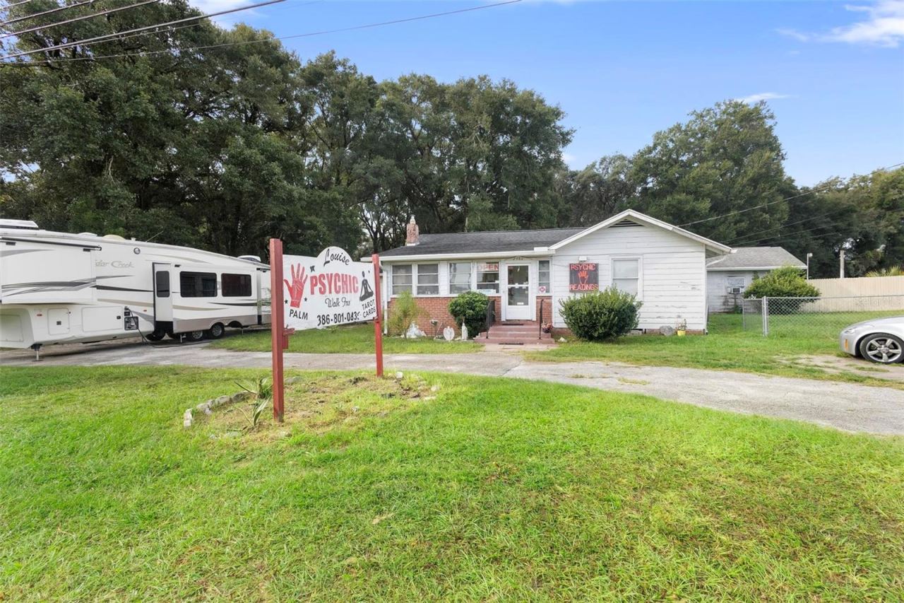 2480 N Woodland Blvd, Deland