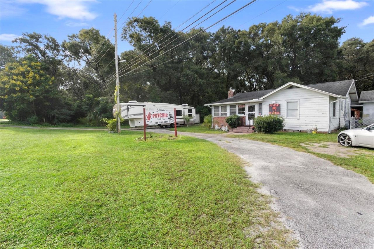 Photo 2 of 2480 N Woodland Blvd, Deland, FL 32720