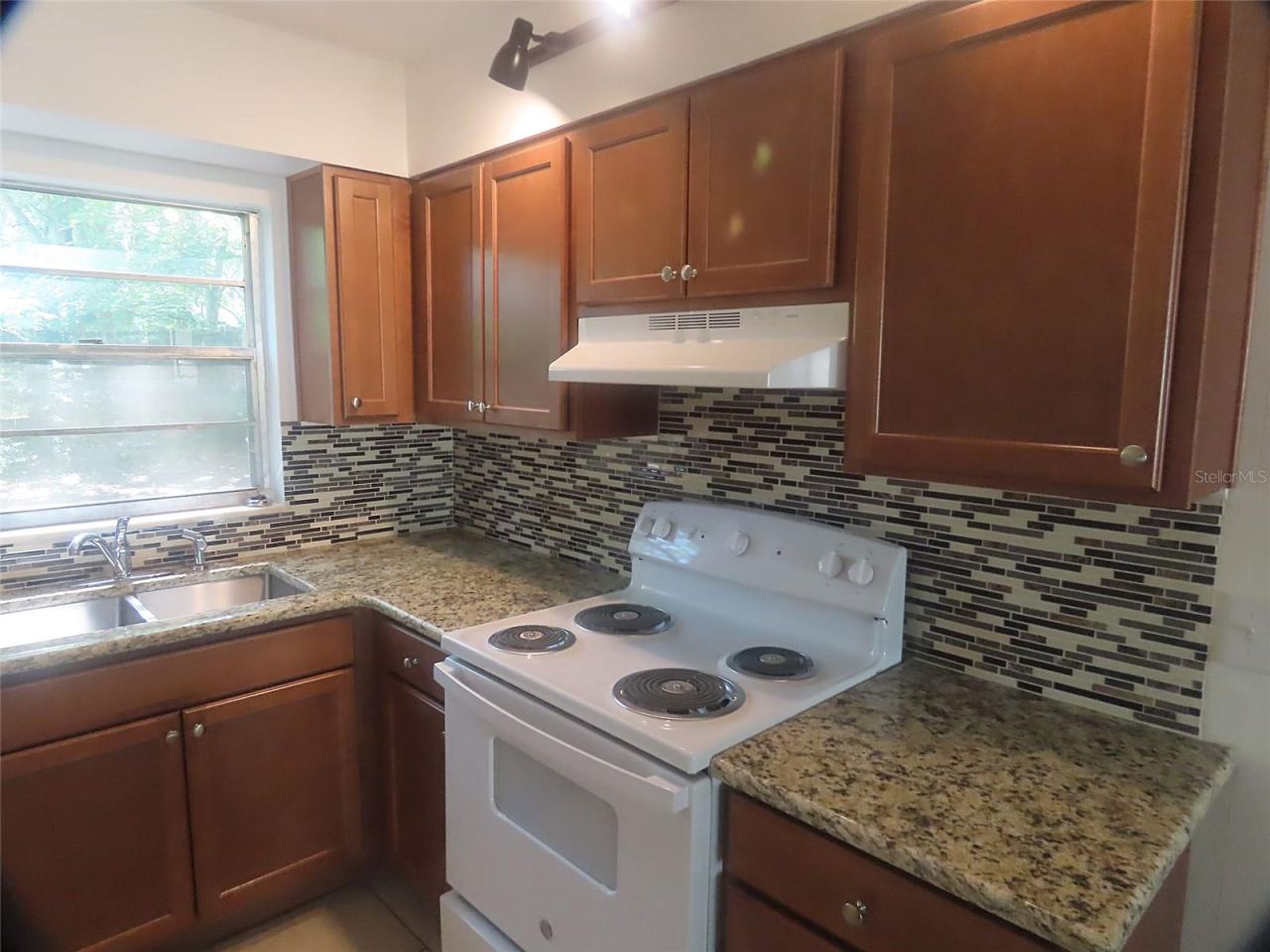 Photo 3 of 1307 Cook St, Deland, FL 32724