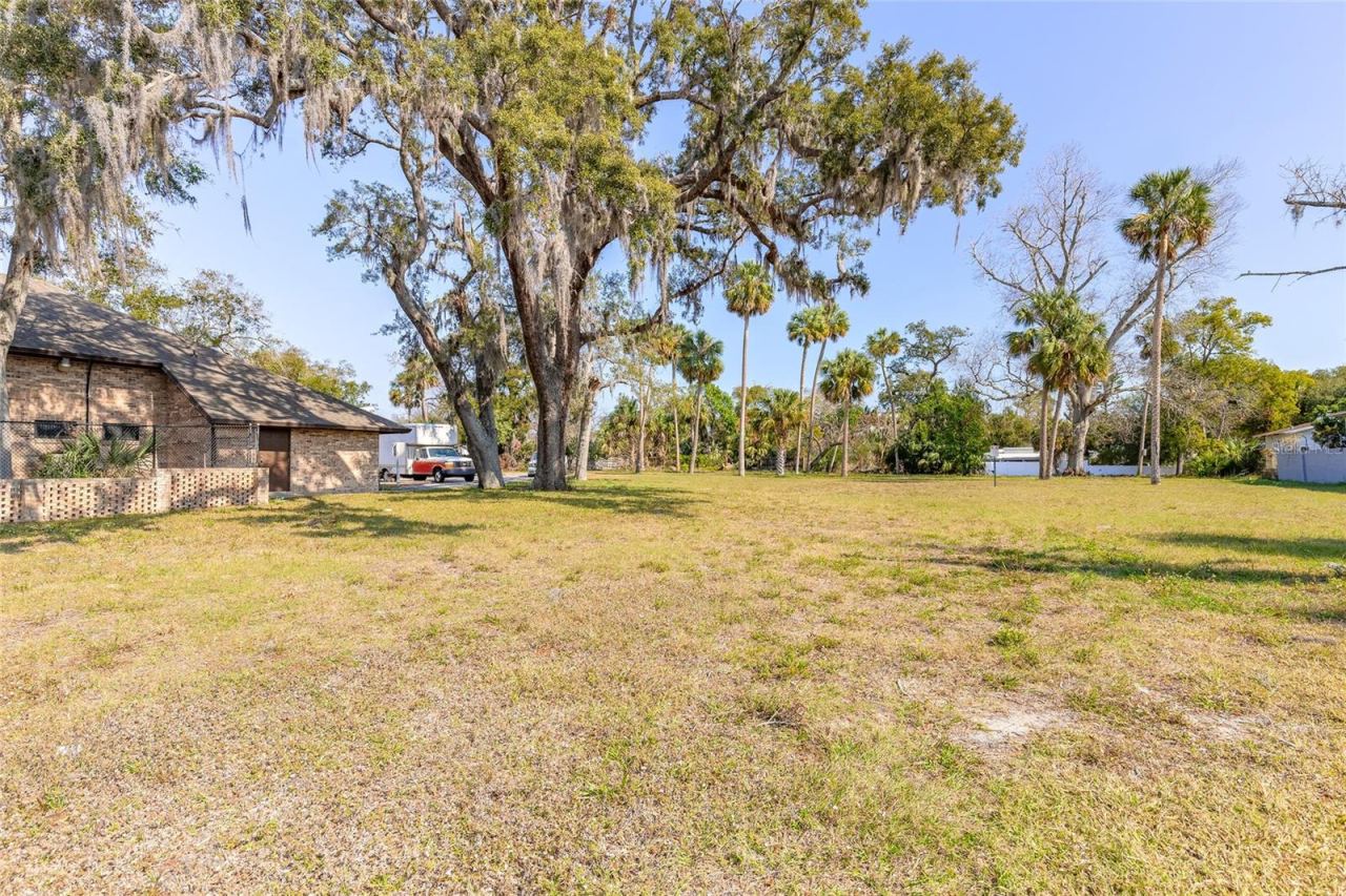 629 N Ridgewood Ave, Daytona Beach