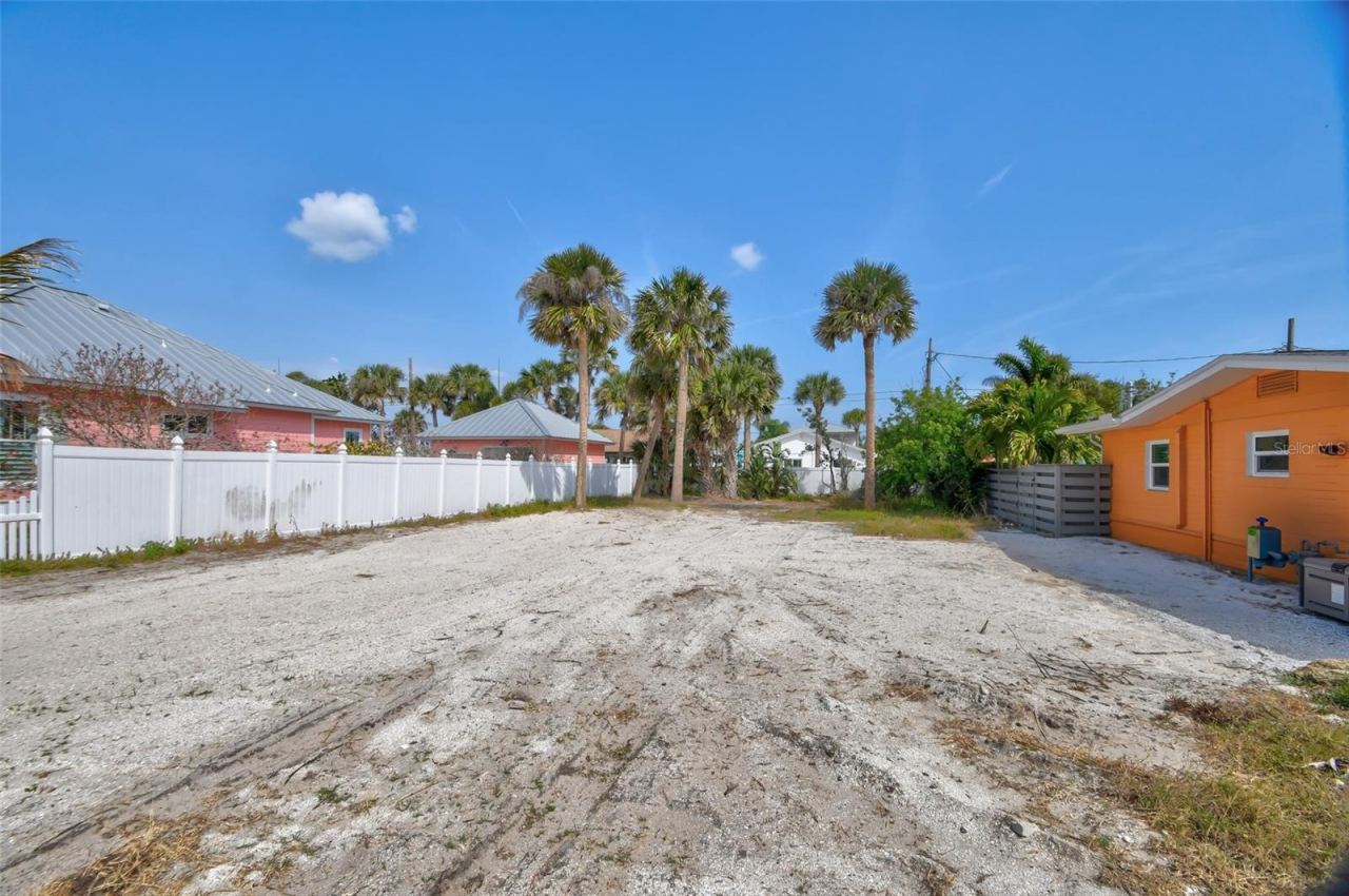 Photo 2 of 306 Normandy Ave, New Smyrna Beach, FL 32169