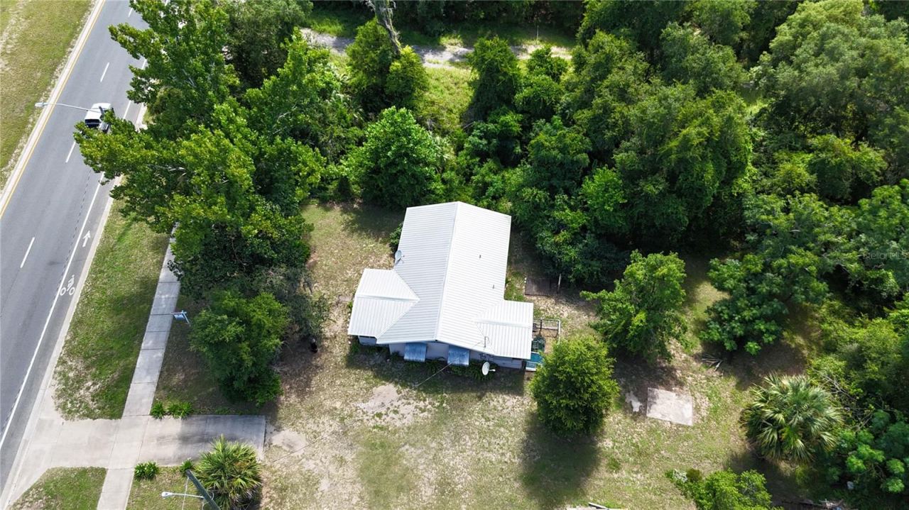 Photo 3 of 1129 State Road 20, Interlachen, FL 32148