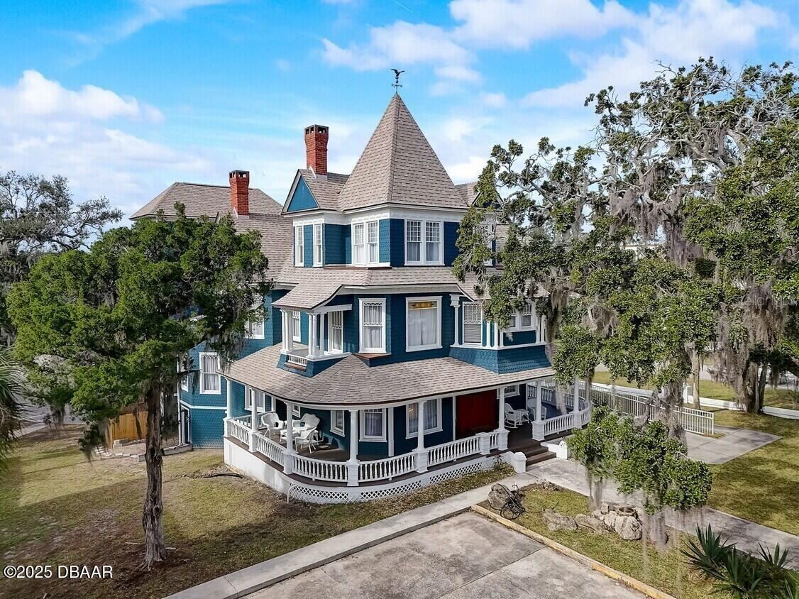 Photo 2 of 404 S Ridgewood Ave, Daytona Beach, FL 32114