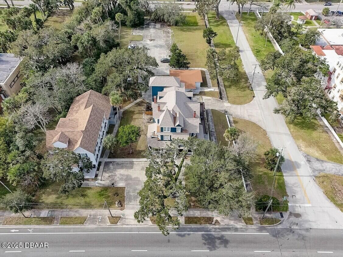 Photo 5 of 404 S Ridgewood Ave, Daytona Beach, FL 32114