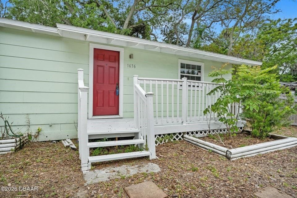 Photo 2 of 1636 Valencia Ave, Daytona Beach, FL 32117