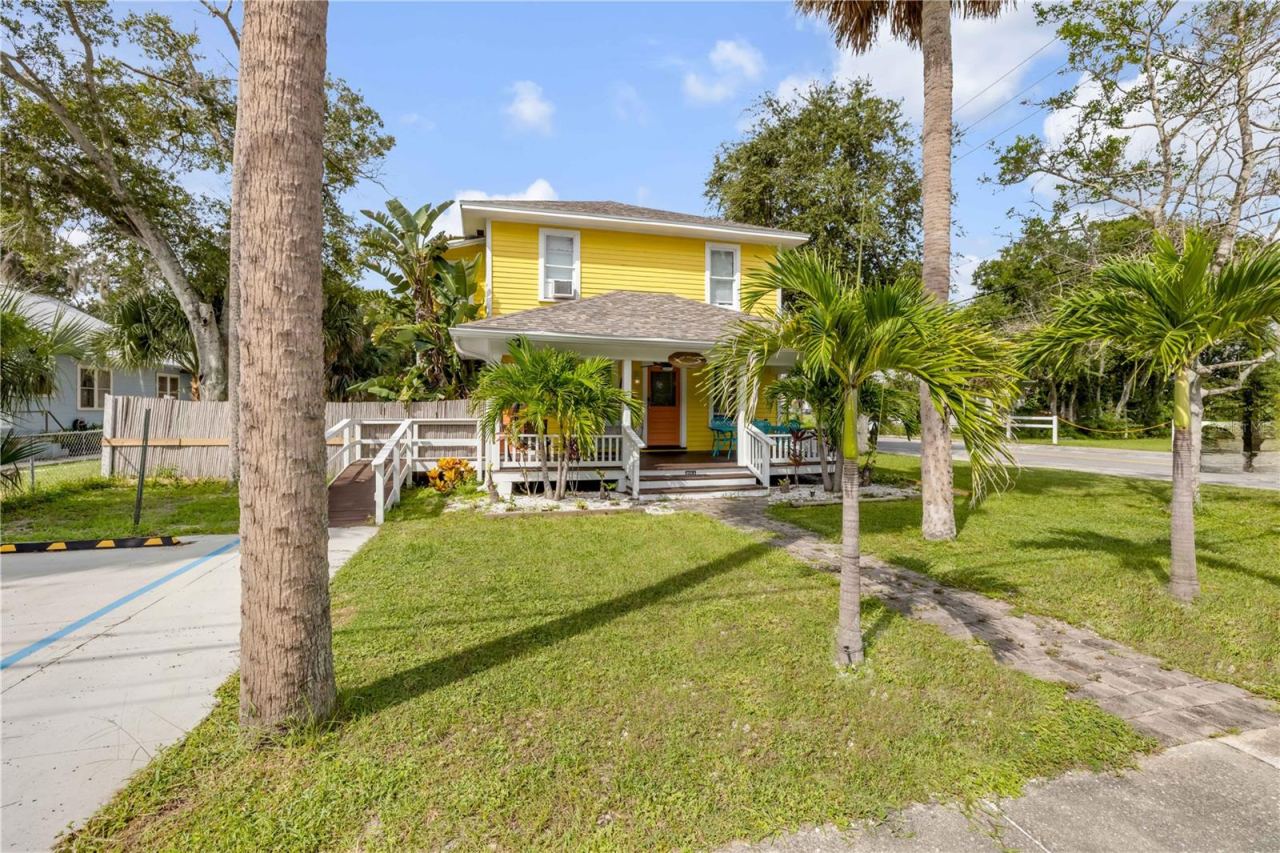 Photo 3 of 200 Live Oak St, New Smyrna Beach, FL 32168
