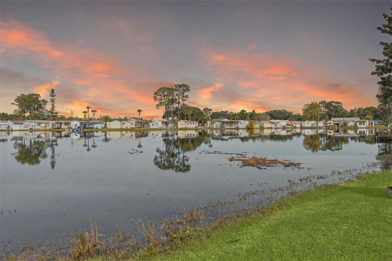 Photo 3 of 314 Lakeview Dr, Osteen, FL 32764