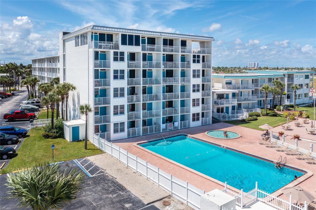 Photo 2 of 935 S Atlantic Ave #303, Daytona Beach, FL 32118