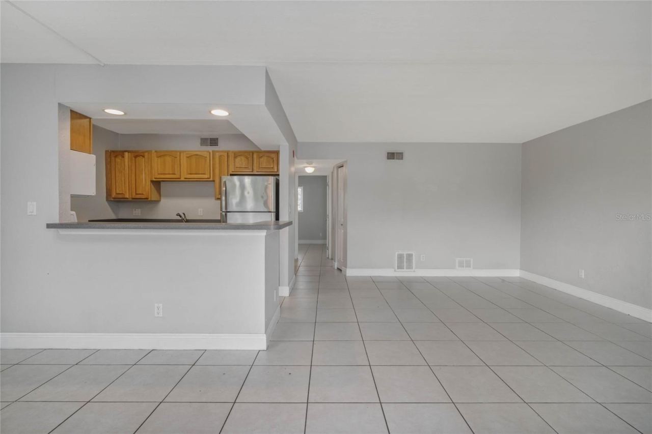 Photo 3 of 900 S Peninsula Dr #207, Daytona Beach, FL 32118
