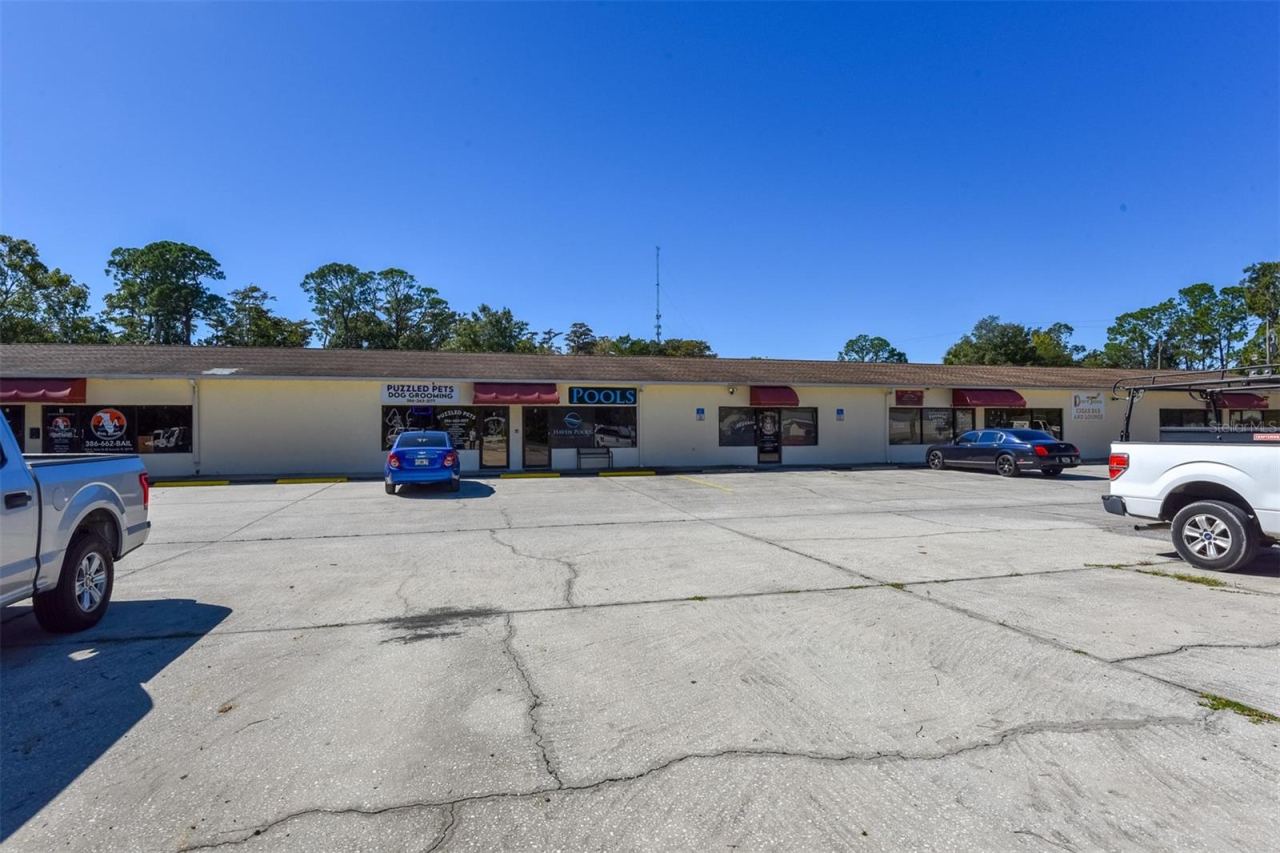 Photo 2 of 703 S State St, Bunnell, FL 32110