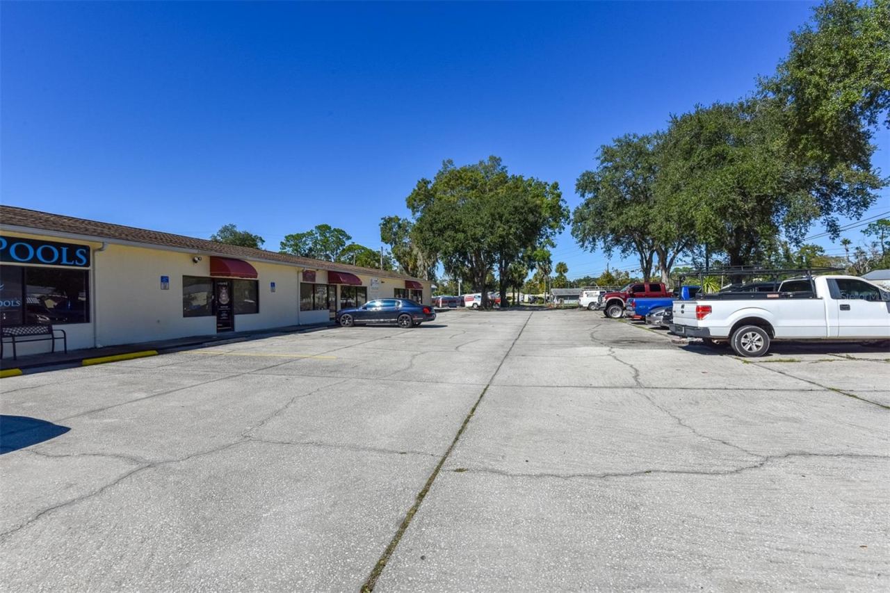 Photo 5 of 703 S State St, Bunnell, FL 32110