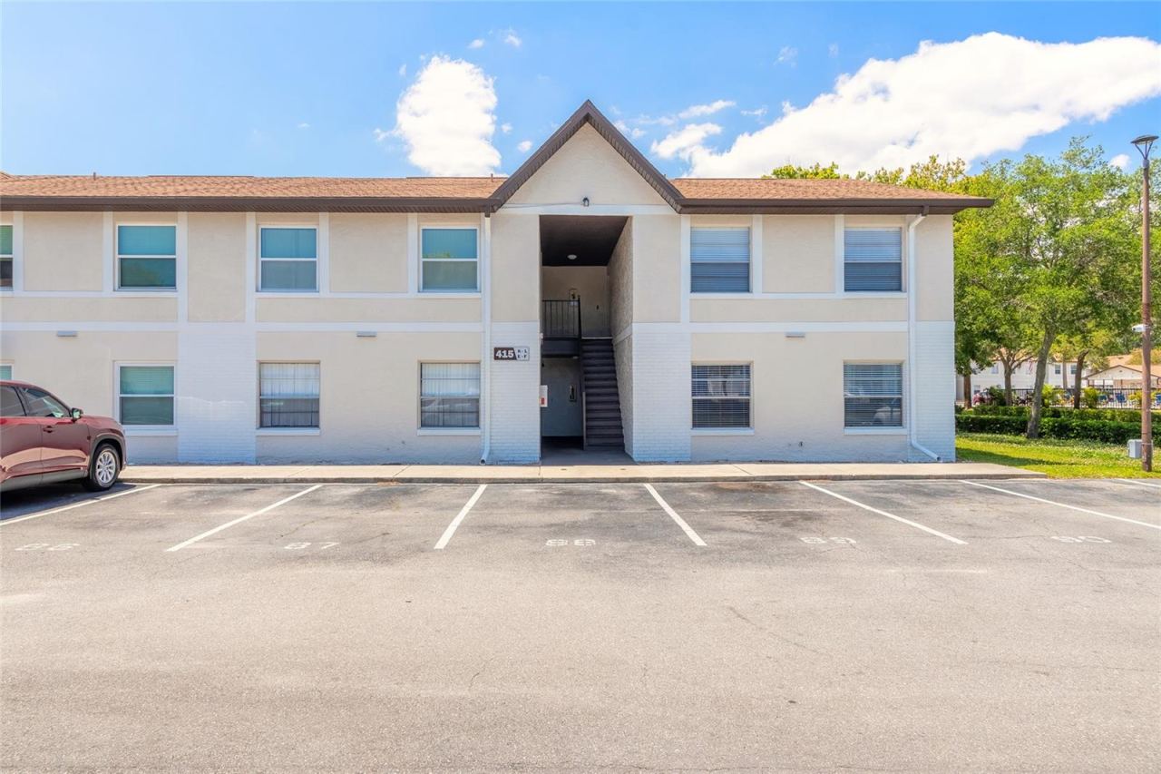 Photo 2 of 415 Banana Cay Dr #f, South Daytona, FL 32119
