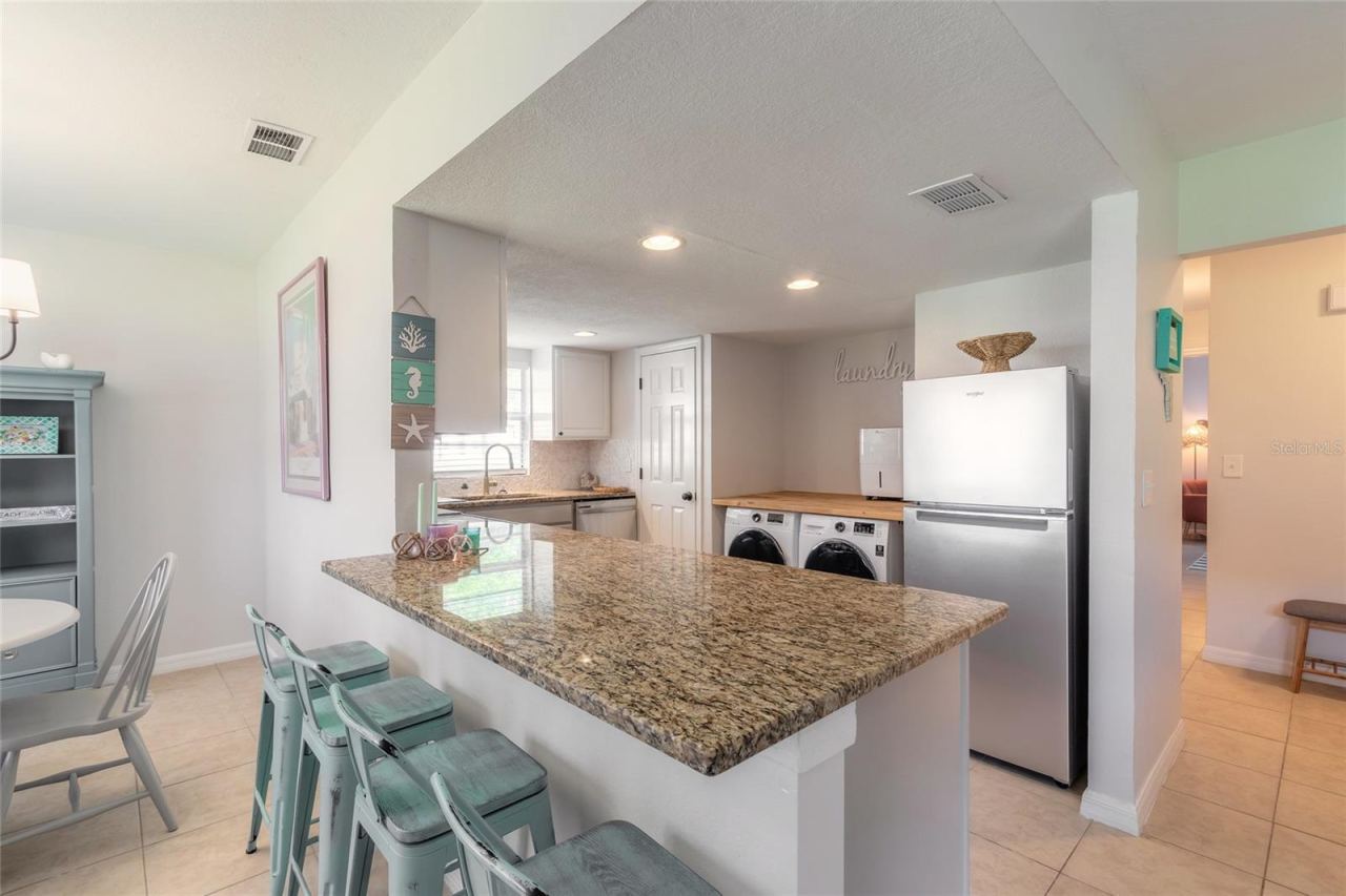 Photo 3 of 415 Banana Cay Dr #f, South Daytona, FL 32119