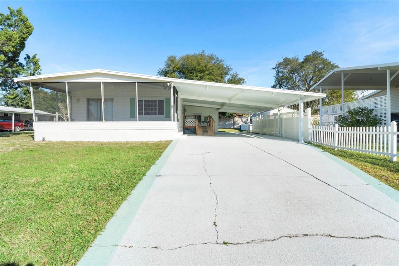 Photo 2 of 105 Florence Blvd, Debary, FL 32713