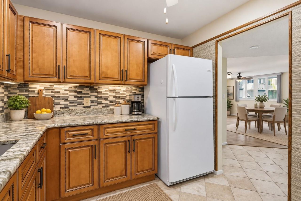 Photo 4 of 925 N Halifax Ave #103, Daytona Beach, FL 32118