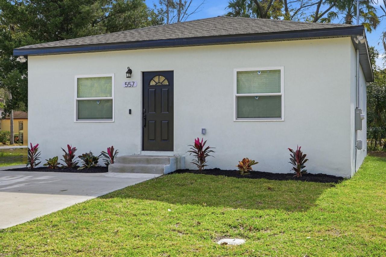 Photo 3 of 557 Live Oak Ave, Daytona Beach, FL 32114