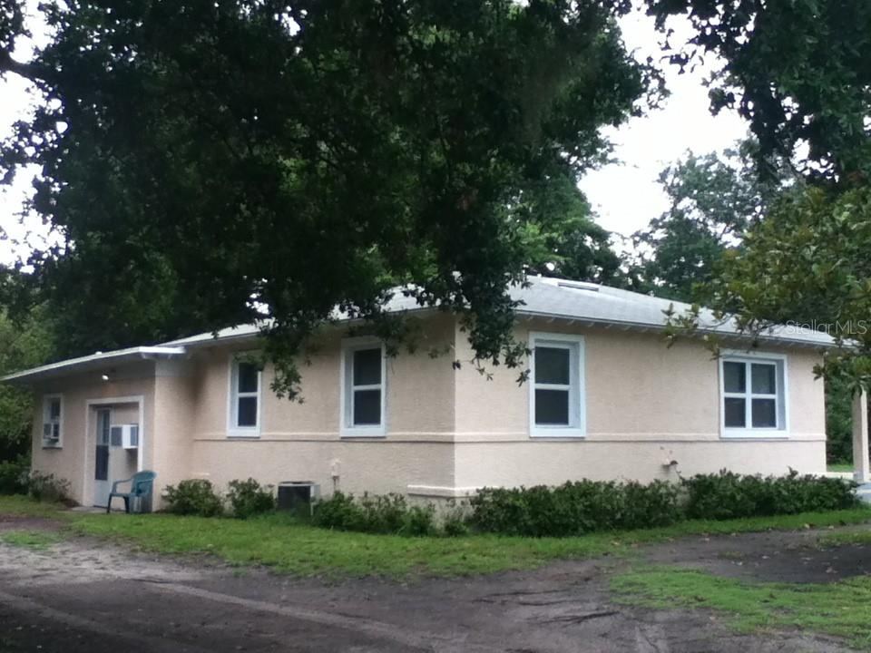 Photo 3 of 486 Oak St, New Smyrna Beach, FL 32168