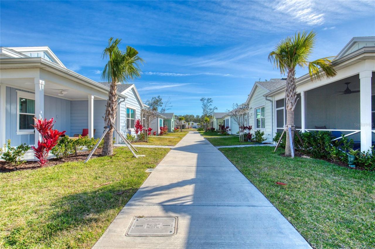 Photo 2 of 198 Gypsy Palace Ln, Daytona Beach, FL 32124