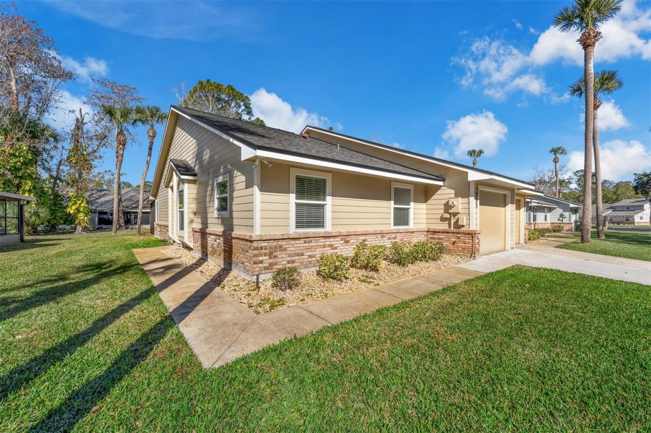 233 Bob White Ct, Daytona Beach