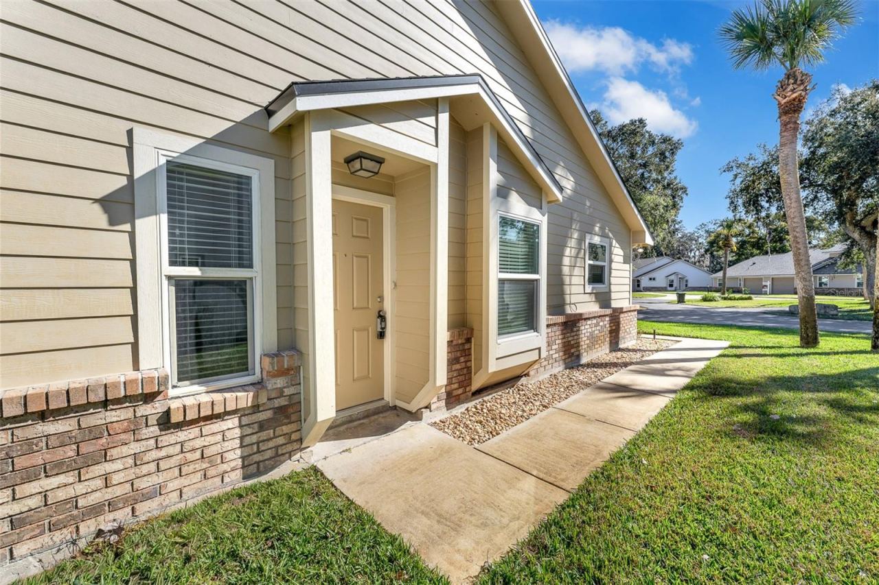 Photo 2 of 233 Bob White Ct, Daytona Beach, FL 32119