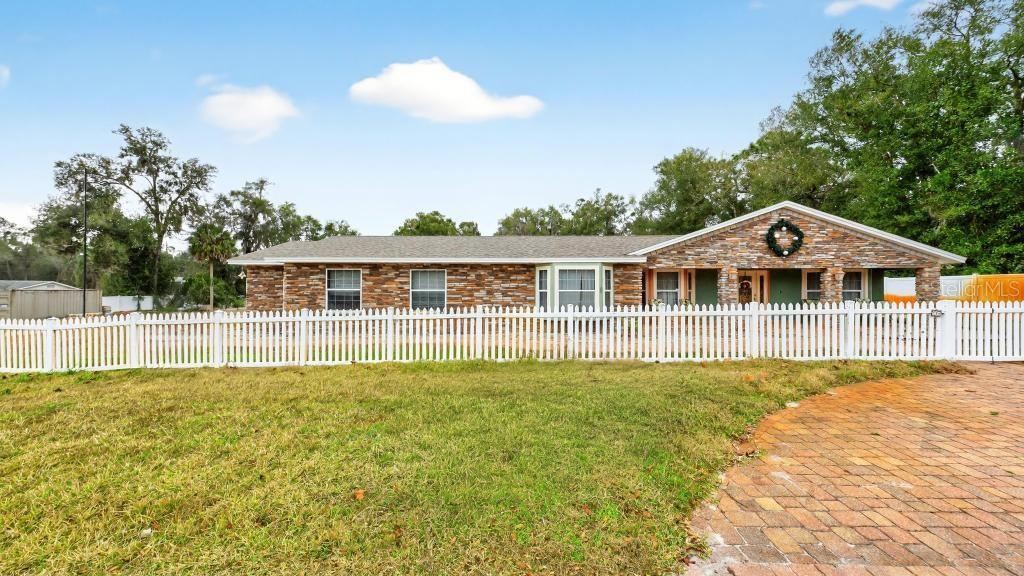 Photo 2 of 746 W Washington Ave W, Lake Helen, FL 32744