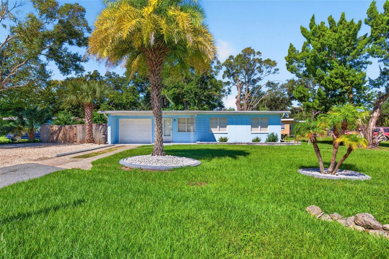 Photo 3 of 450 Card Ave, Holly Hill, FL 32117