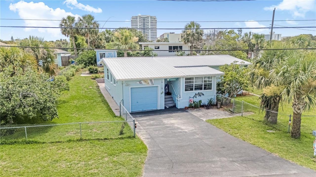 Photo 2 of 1420 N Grandview Ave, Daytona Beach, FL 32118
