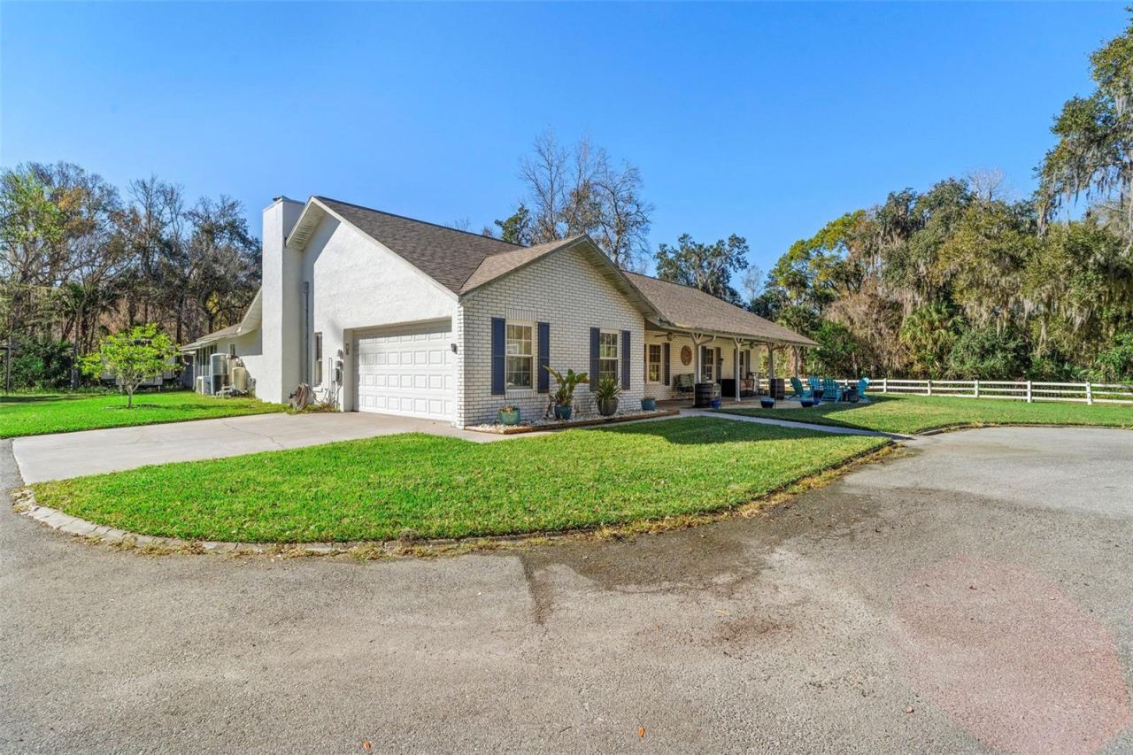 Photo 4 of 3080 Ragis Rd, Edgewater, FL 32132
