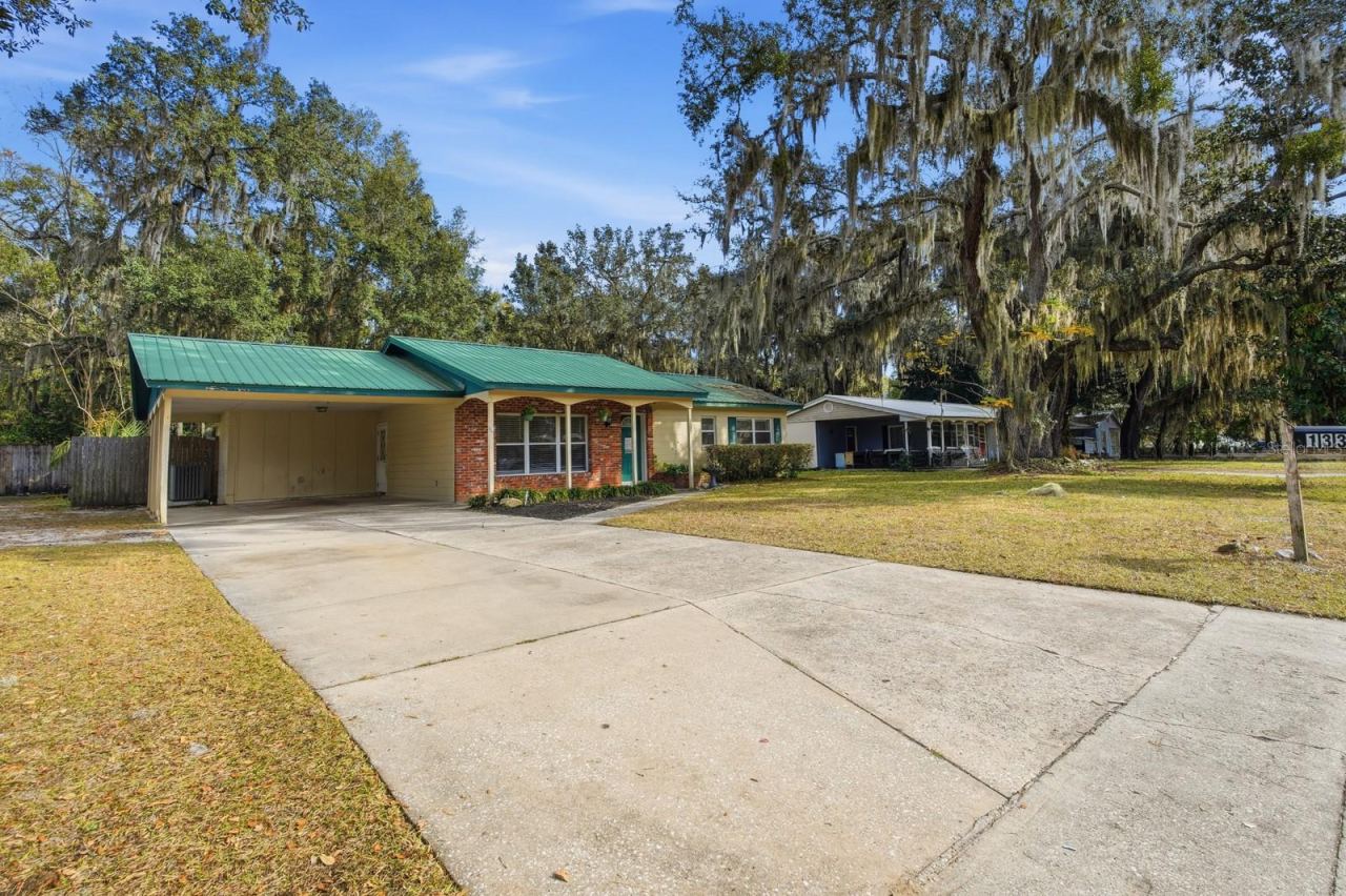 Photo 4 of 133 Crestwood Ave, Palatka, FL 32177