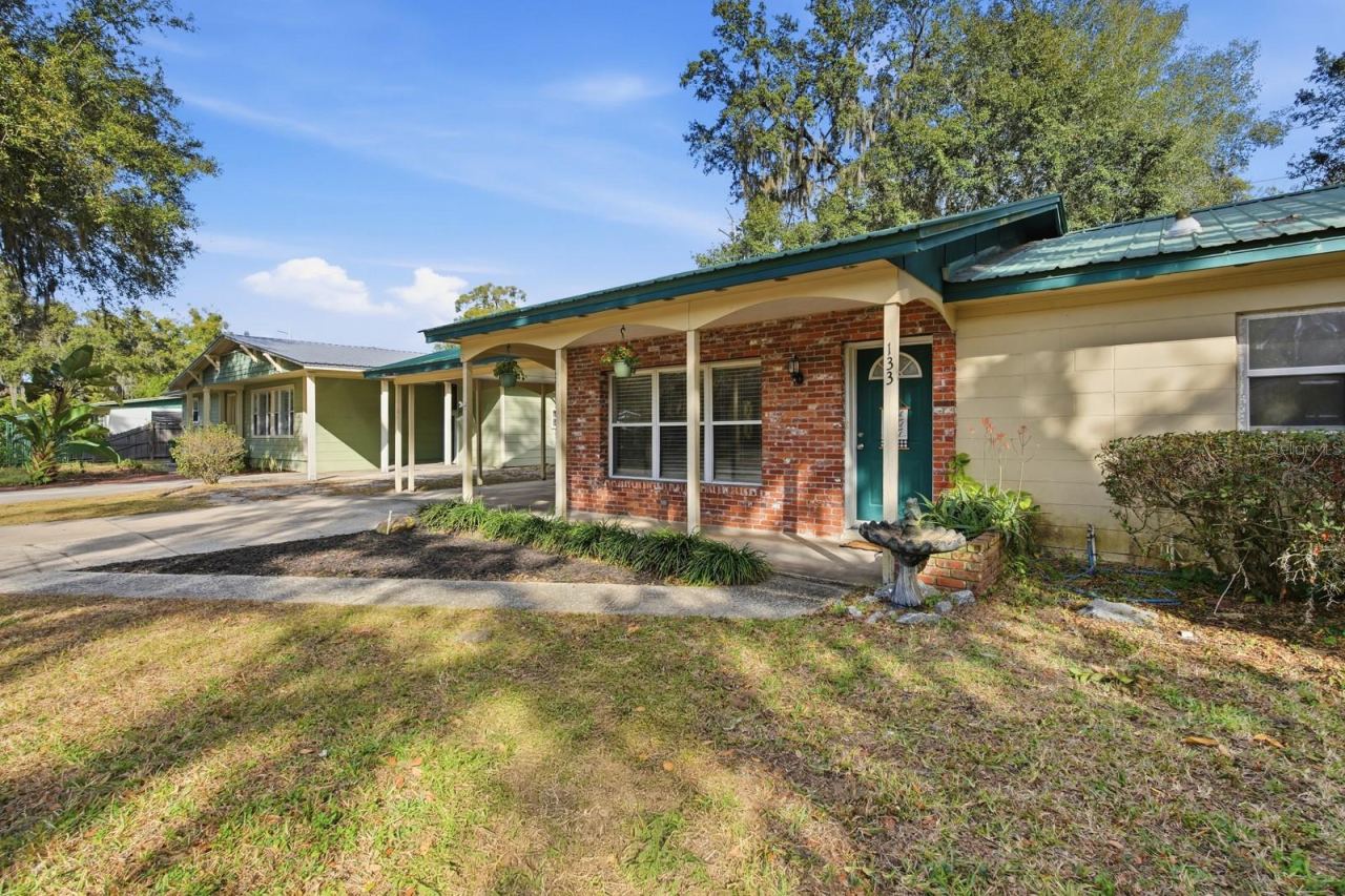 Photo 5 of 133 Crestwood Ave, Palatka, FL 32177