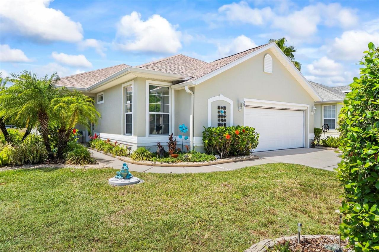 Photo 2 of 19 Raintree Cir, Palm Coast, FL 32164