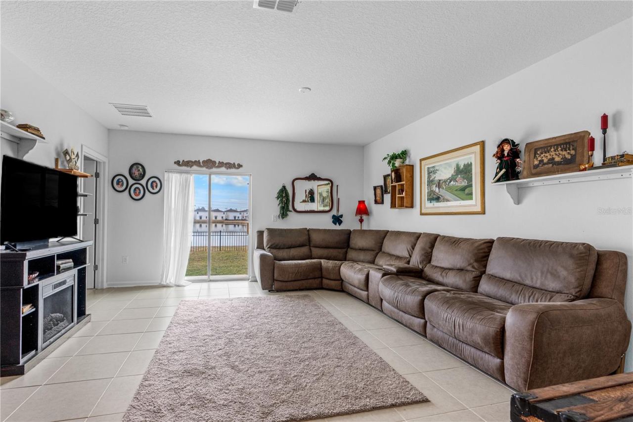 Photo 4 of 1192 Belle Isle Ln, Daytona Beach, FL 32124