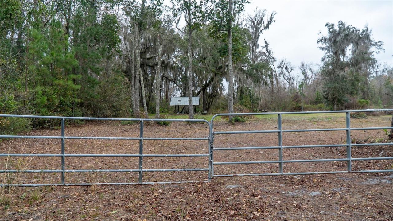 Photo 2 of 455 W River Rd, Palatka, FL 32177