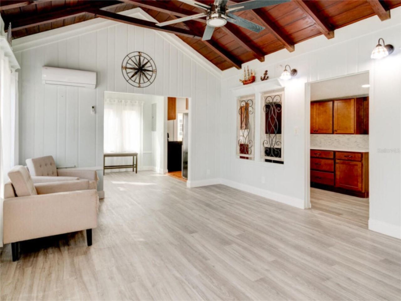 Photo 2 of 425 N Oleander Ave, Daytona Beach, FL 32118