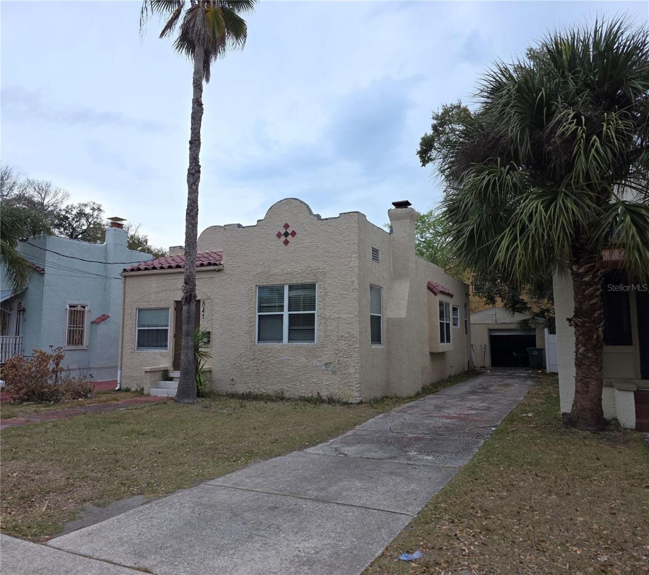 Photo 2 of 847 S Ridgewood Ave, Daytona Beach, FL 32114