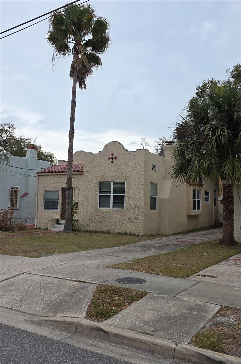 Photo 3 of 847 S Ridgewood Ave, Daytona Beach, FL 32114