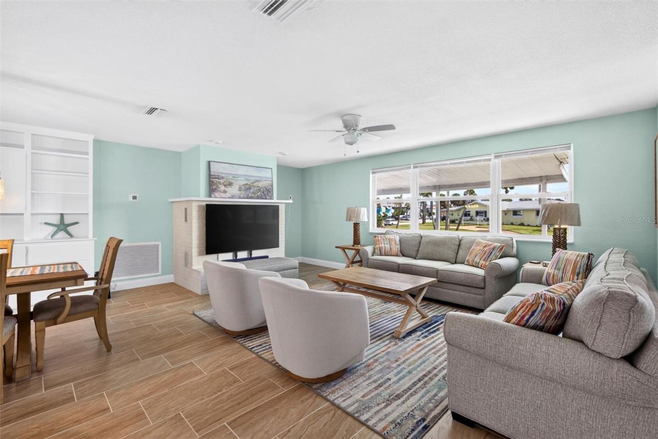Photo 3 of 341 Plaza Blvd, Daytona Beach, FL 32118