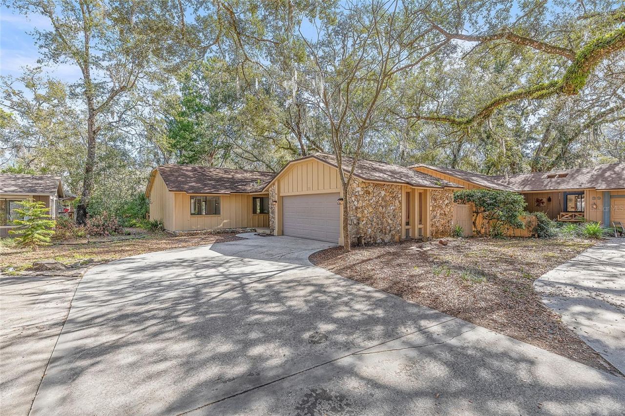 Photo 2 of 38 Snaresbrook Ct, Ormond Beach, FL 32174