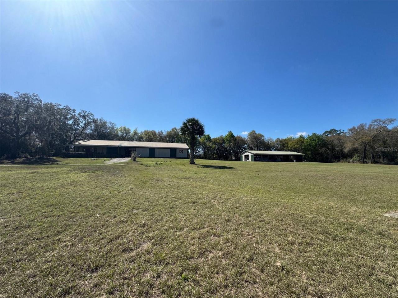 Photo 3 of 1065 S Massachusetts Ave, Deland, FL 32724