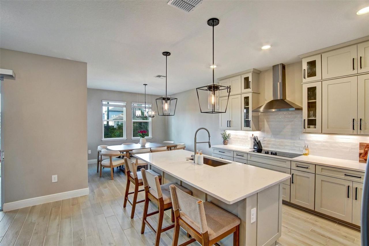 Photo 3 of 2121 Divot Dr, Daytona Beach, FL 32124