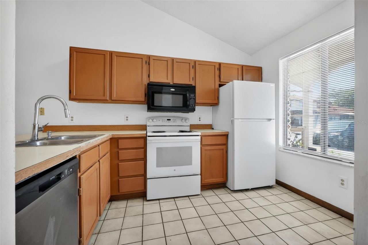 Photo 3 of 3559 Forest Branch Dr #apt E, Port Orange, FL 32129