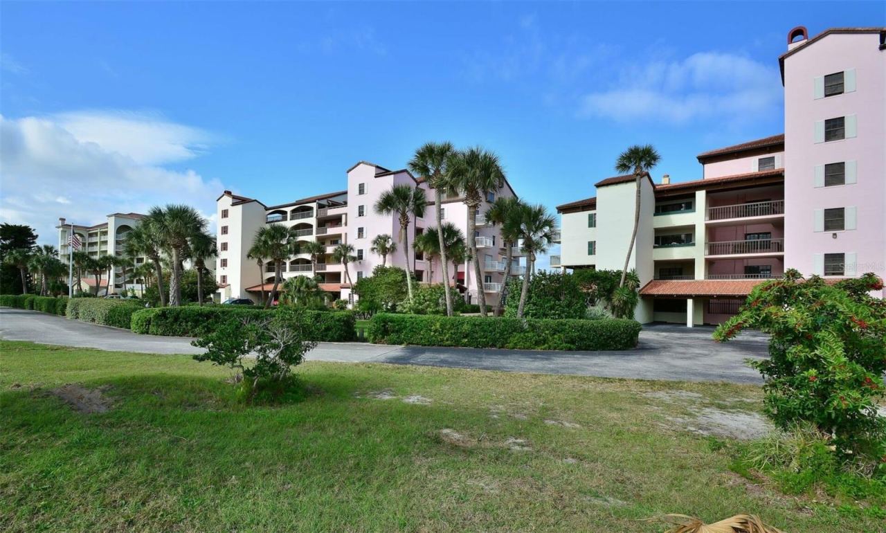 Photo 2 of 746 Marina Point Dr #7460, Daytona Beach, FL 32114