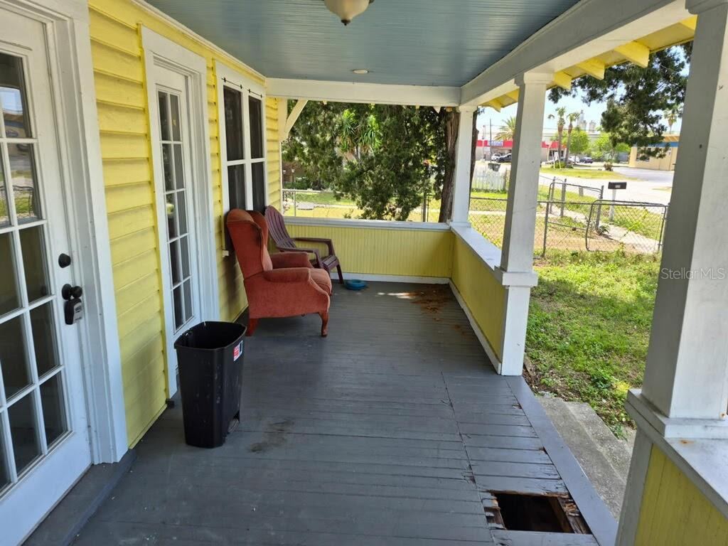 Photo 2 of 219 North St, Daytona Beach, FL 32114