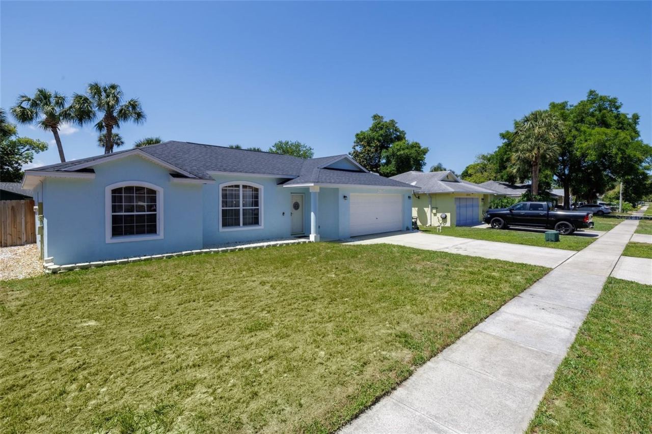 Photo 2 of 2980 Windle Ln, South Daytona, FL 32119