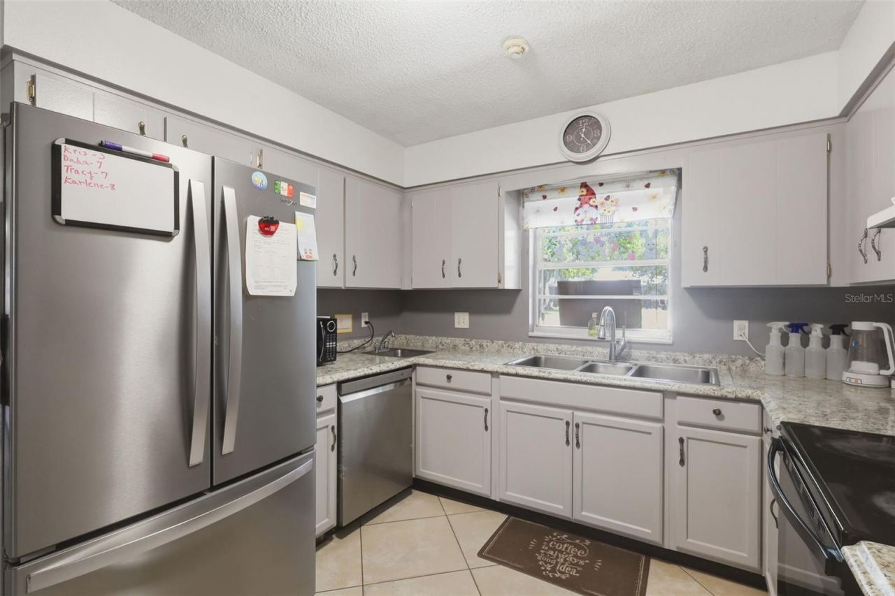 Photo 3 of 601 N Peach St, Bunnell, FL 32110