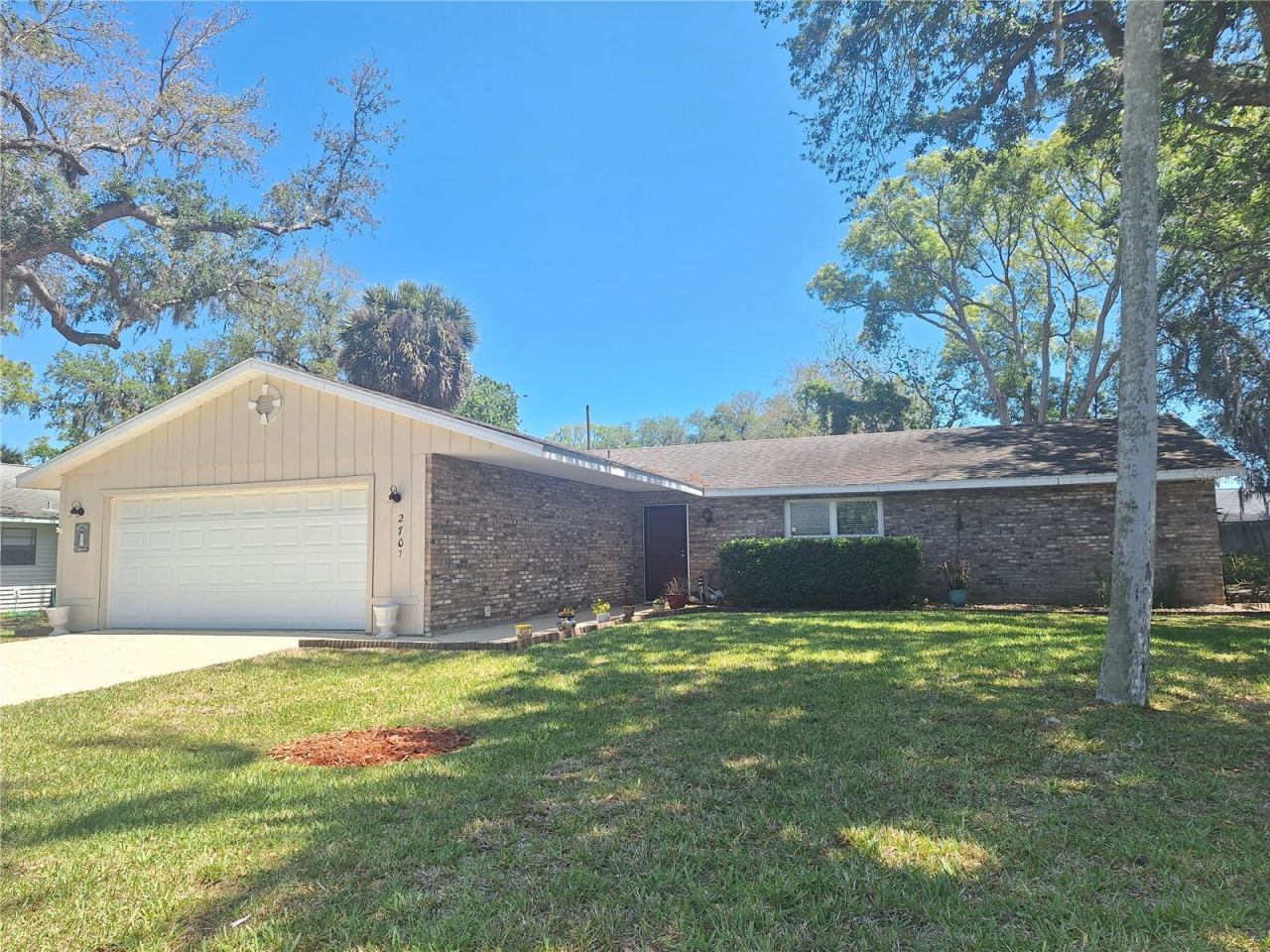 Photo 2 of 2707 Pine Tree Dr, Edgewater, FL 32141