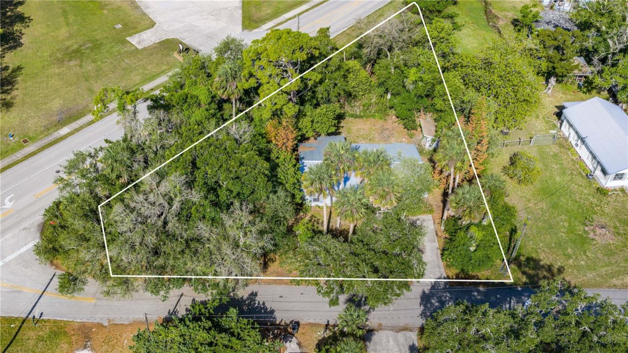 Photo 3 of 240 Newcomb St, New Smyrna Beach, FL 32168