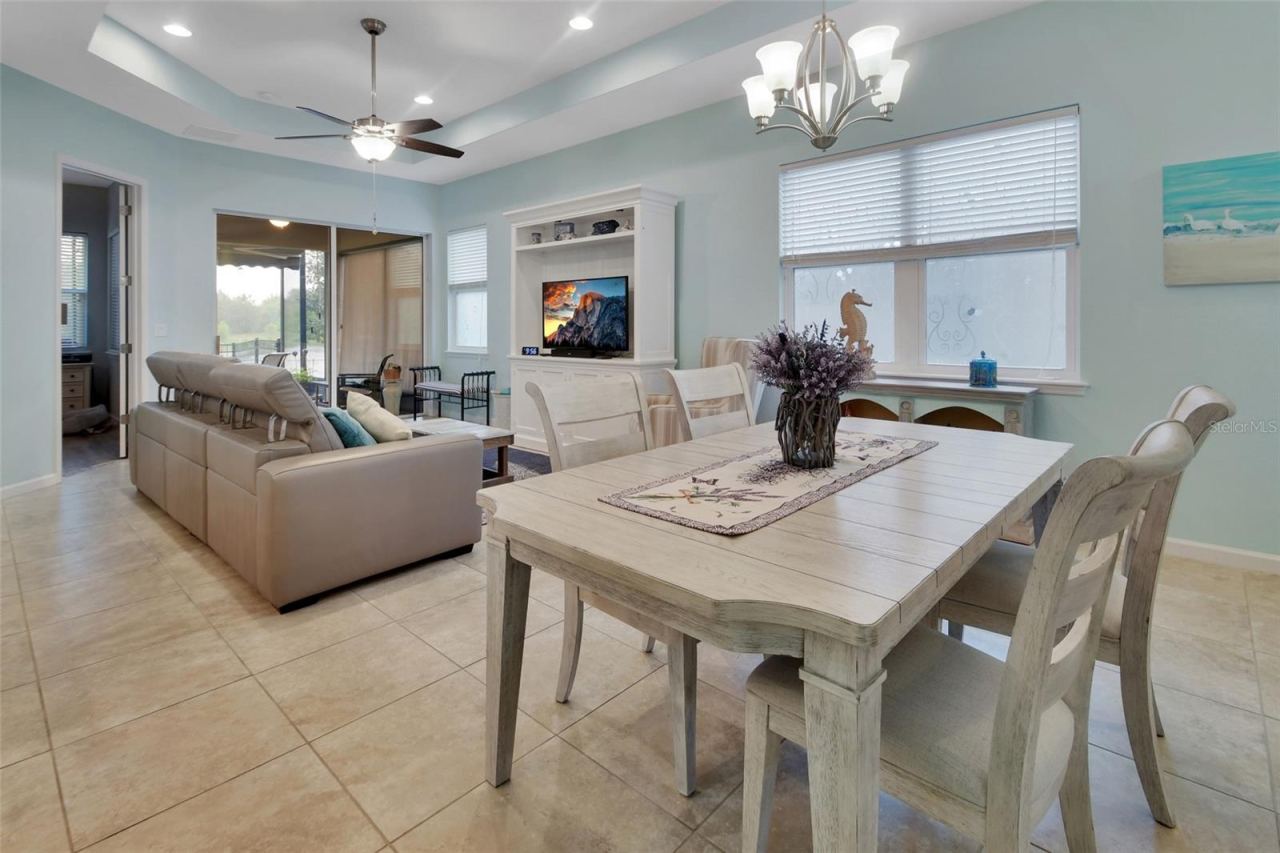 Photo 3 of 412 Tisbury Ct, Deland, FL 32724
