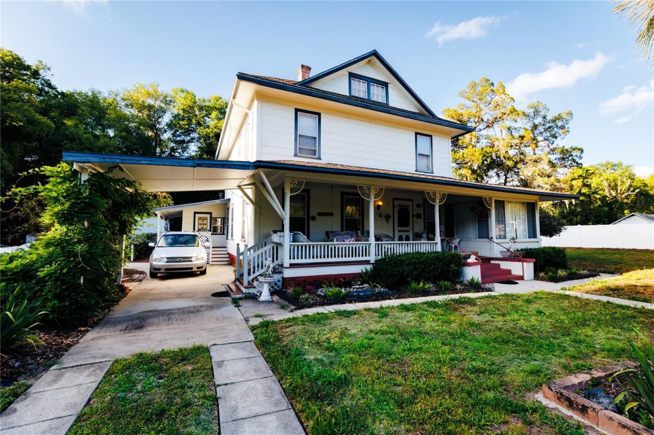 Photo 2 of 215 E French Ave, Orange City, FL 32763